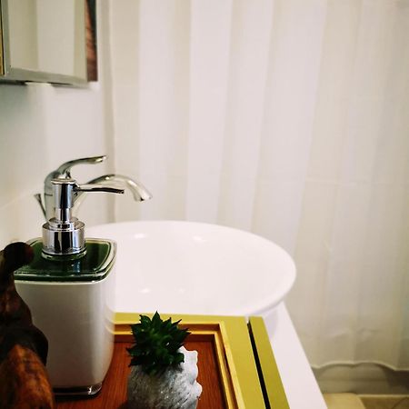 Plush 2 Bedroom Unit 5Min Downtown Off Wellington Montréal Eksteriør billede
